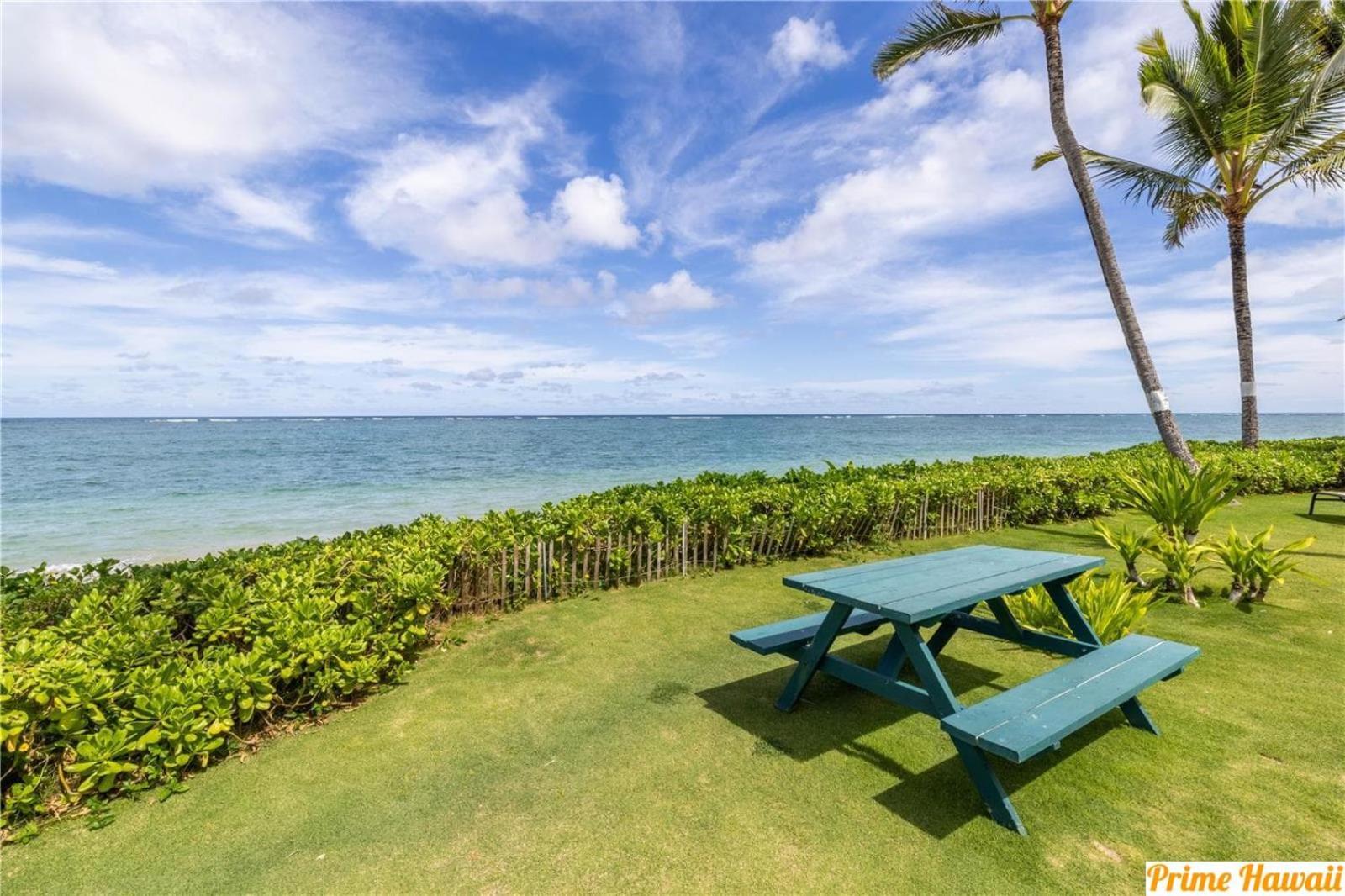 Beachfront Condo With Amazing Views Hau'ula Eksteriør billede